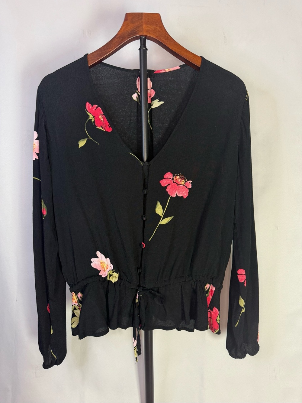 Rails - Beaux Blossom Floral Button-Front Black V-Neck Peplum Blouse - Size S